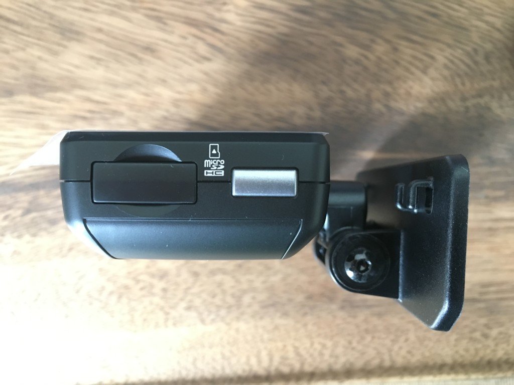 ドライブレコーダー】コムテック HDR-202Gのスイッチ
